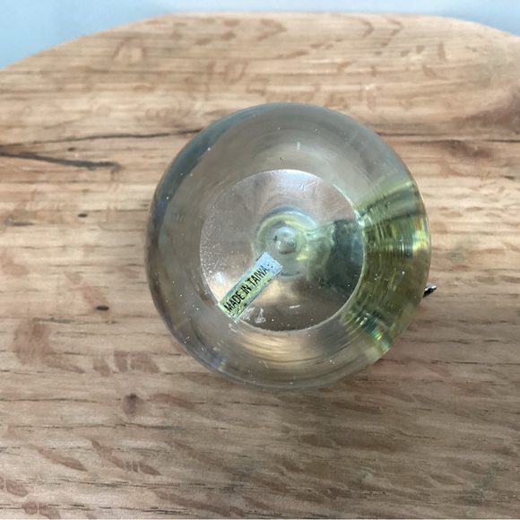 Vintage Glass Apple Paperweight w/ Brass Stem - Excellent Teachers Gift Idea - Picture 7 of 10